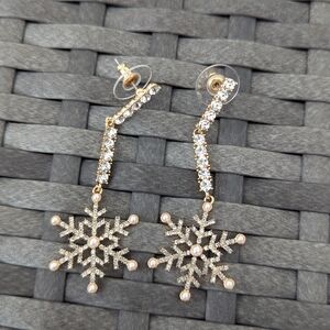 Sugarfix By Bauble Bar Christmas Snowflake Earrings